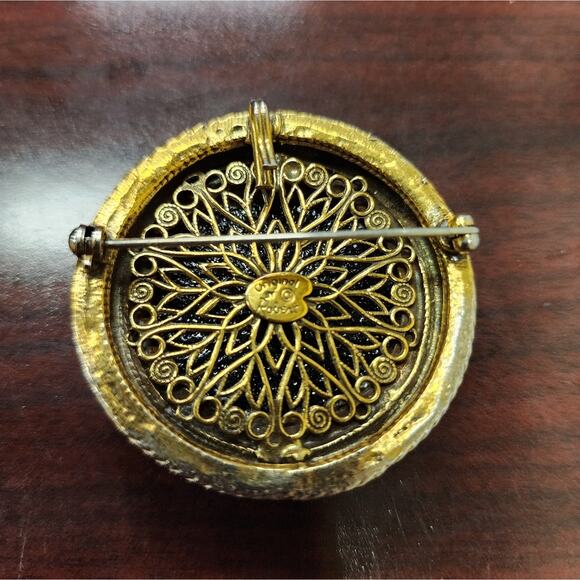 Vintage Robert Black Glass and Gold Metal Brooch/Pendant - Picture 2 of 11